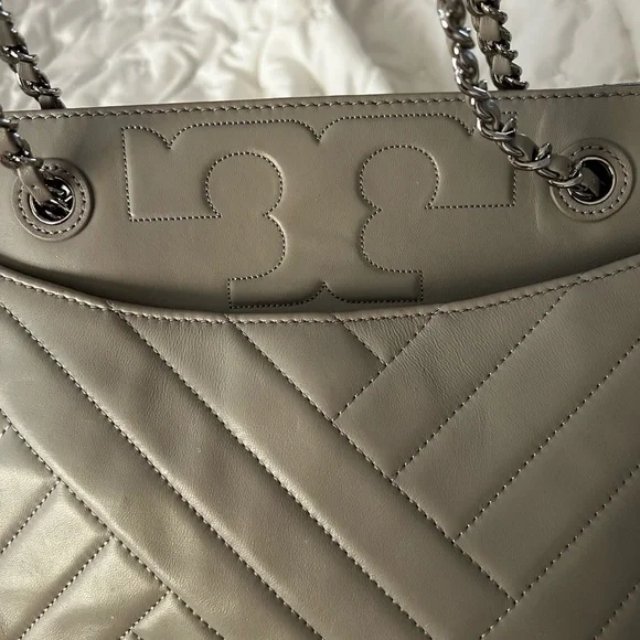 Tory Burch Quilted Leather Chain-Handle Tote in Taupe - Picture 2 of 7
